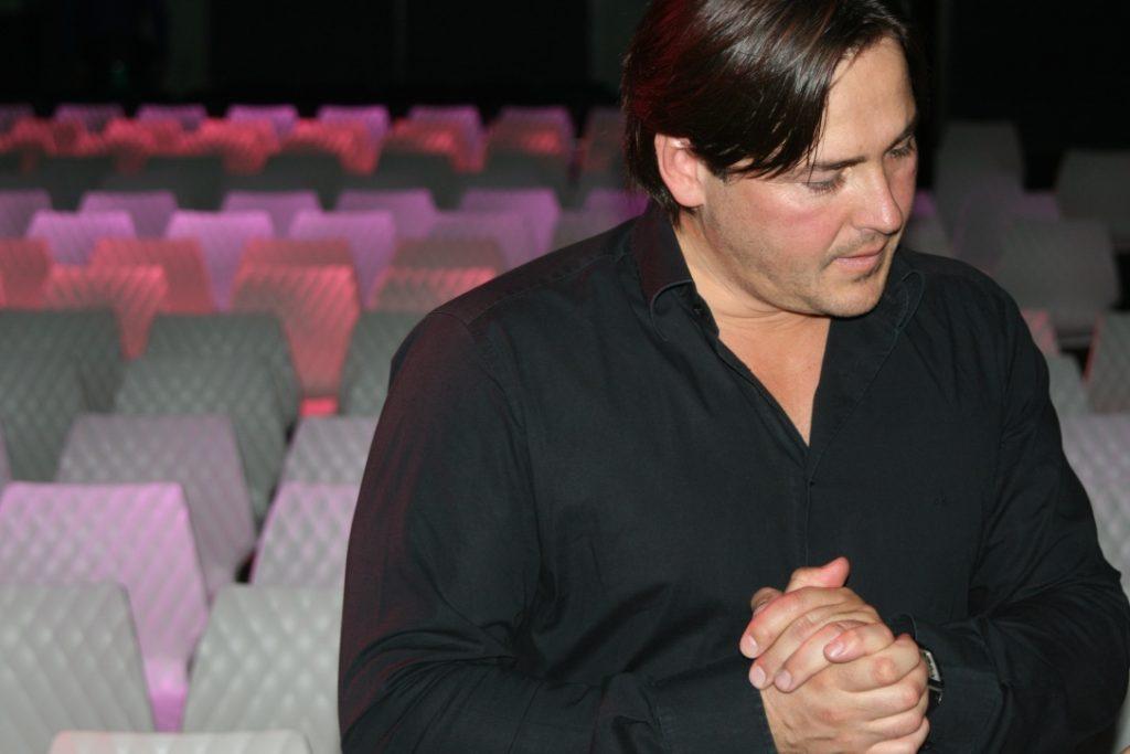 AED8BFD2-4055-4F67-A2E3-5FDDE9477C21_1_105_c